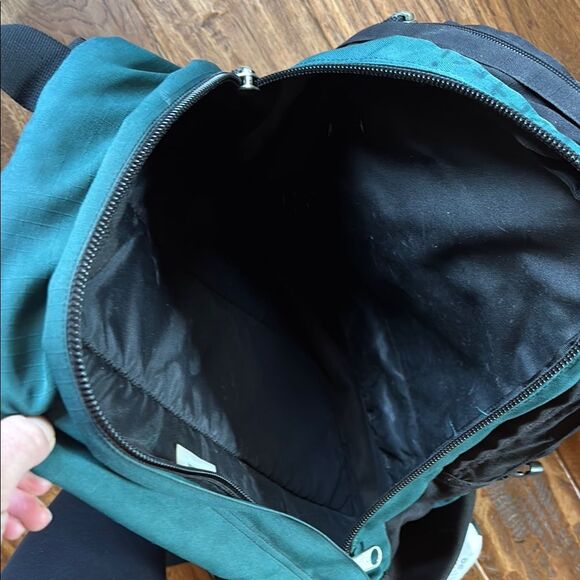 The North Face Green and Black Men's Backpack - Picture 9 of 13